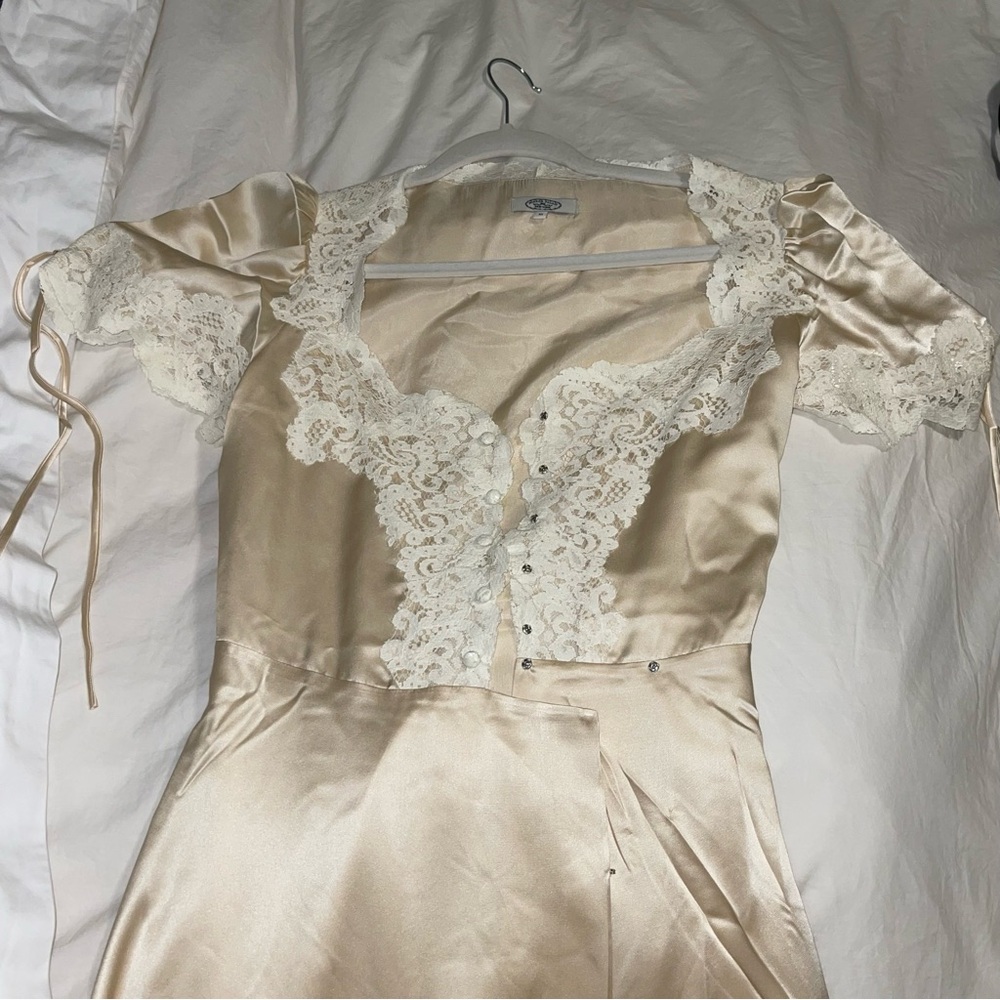 ❌SOLD❌ MIRROR PALAIS UNWRAP ME GOWN - Picture 11 of 17